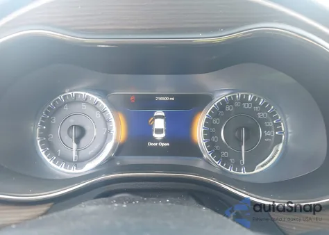 2015 Chrysler 200 C z USA, uszkodzony, nr VIN 1C3CCCCB2FN698355